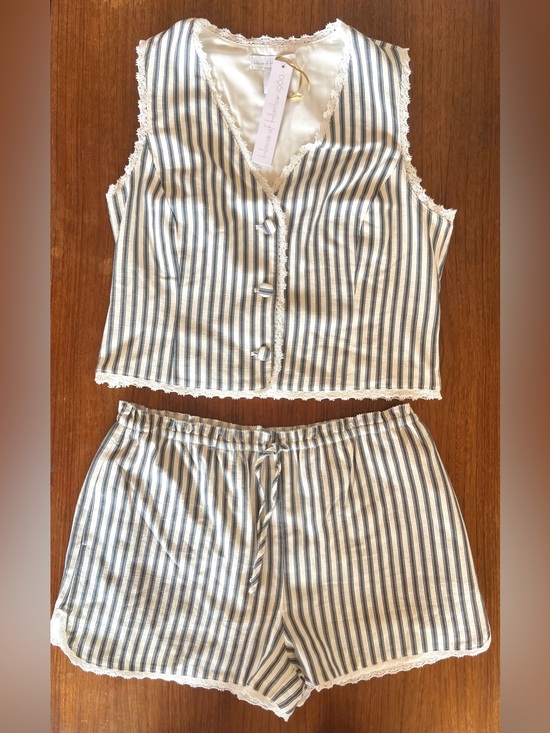 House of Harlow 1960 Pants - NWT House of Harlow 1960 Striped Vest Top Shorts Set lace trim size M Medium